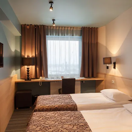 Viesnīca Rija Port 3*